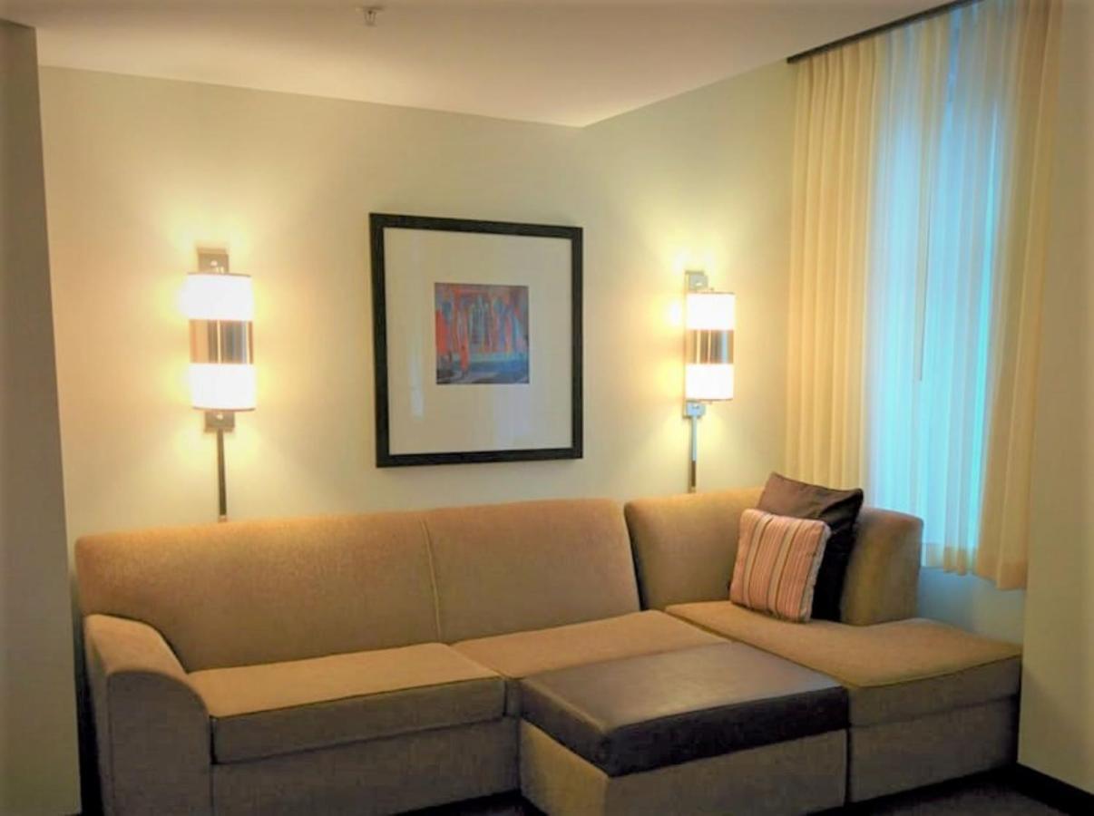 Hyatt Place Des Moines Downtown Bagian luar foto