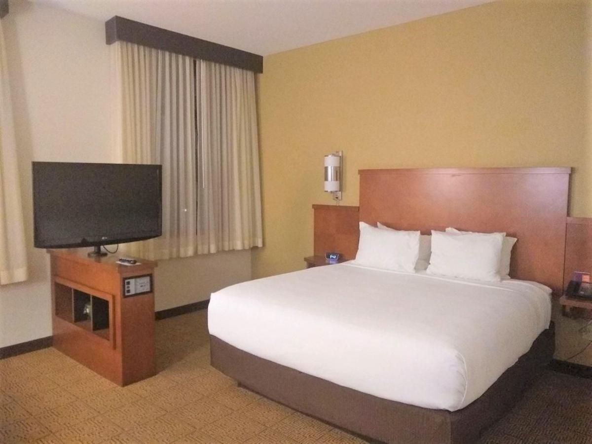 Hyatt Place Des Moines Downtown Bagian luar foto