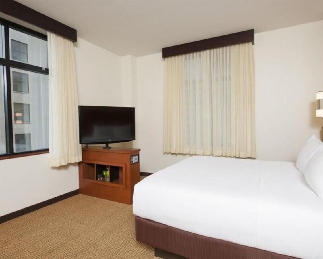 Hyatt Place Des Moines Downtown Bagian luar foto
