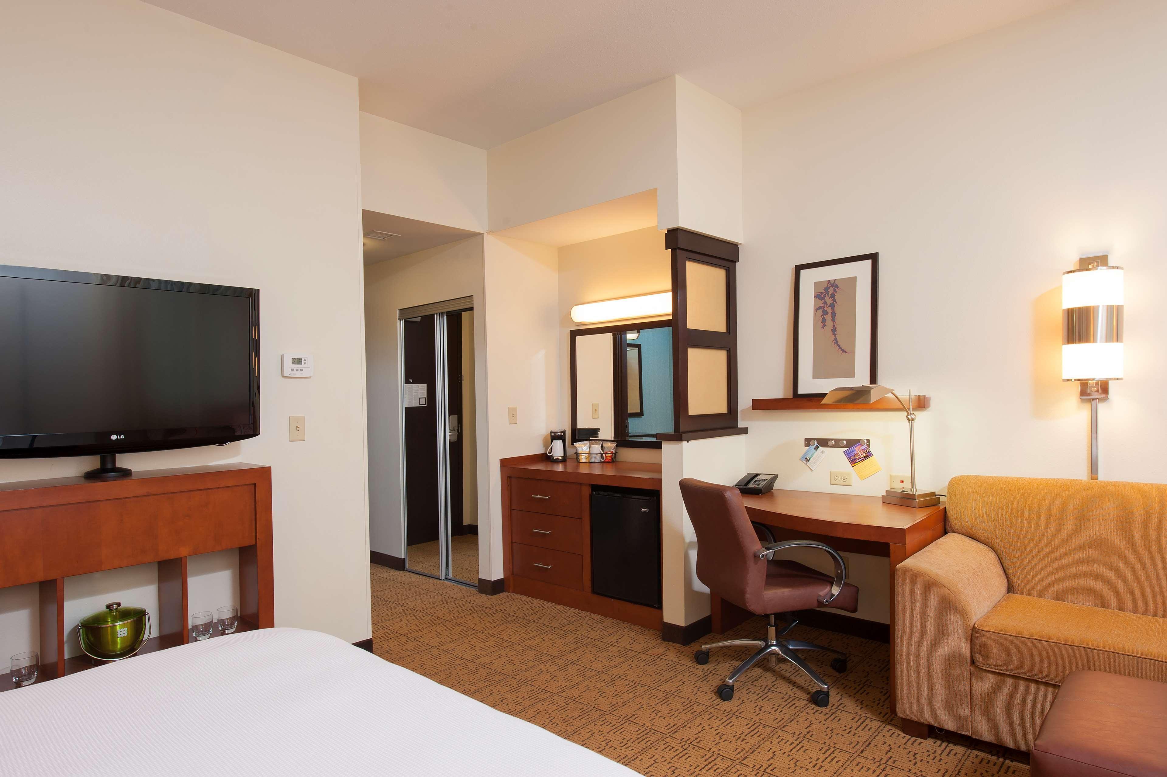Hyatt Place Des Moines Downtown Bagian luar foto