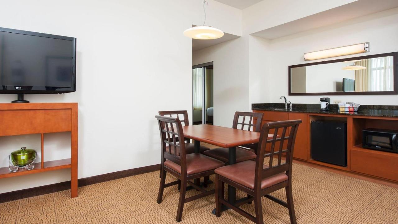 Hyatt Place Des Moines Downtown Bagian luar foto