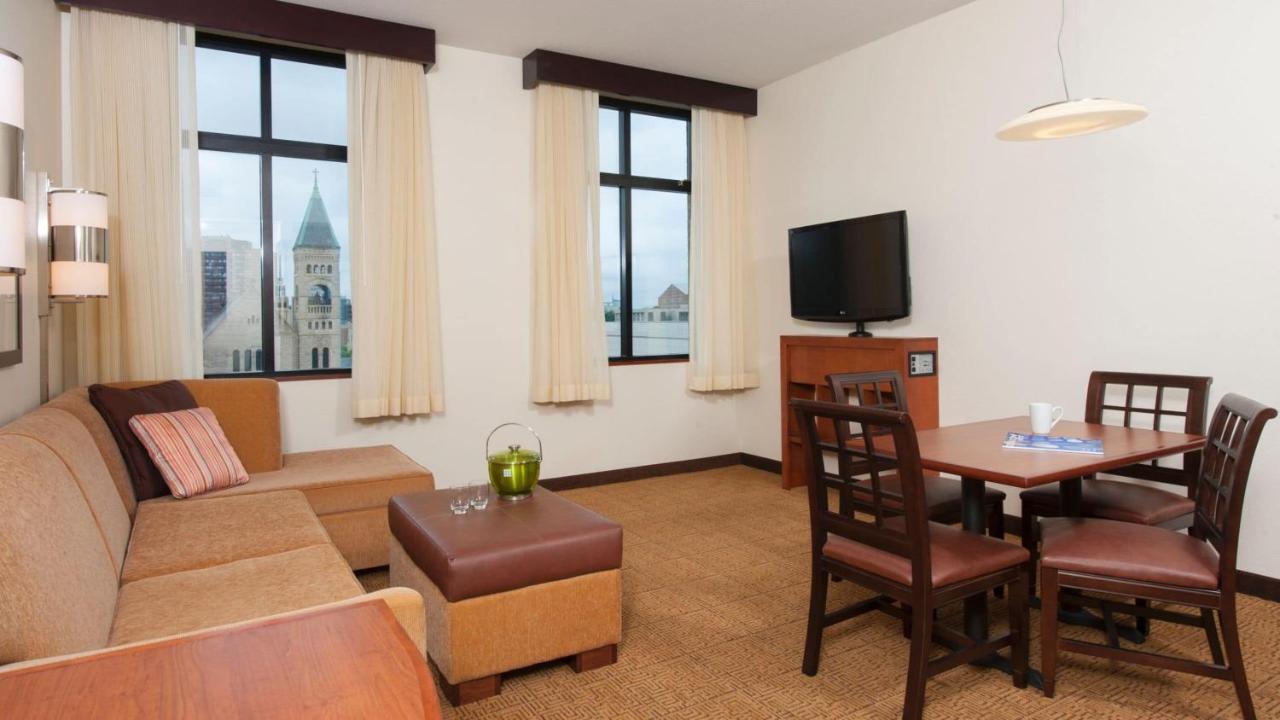 Hyatt Place Des Moines Downtown Bagian luar foto