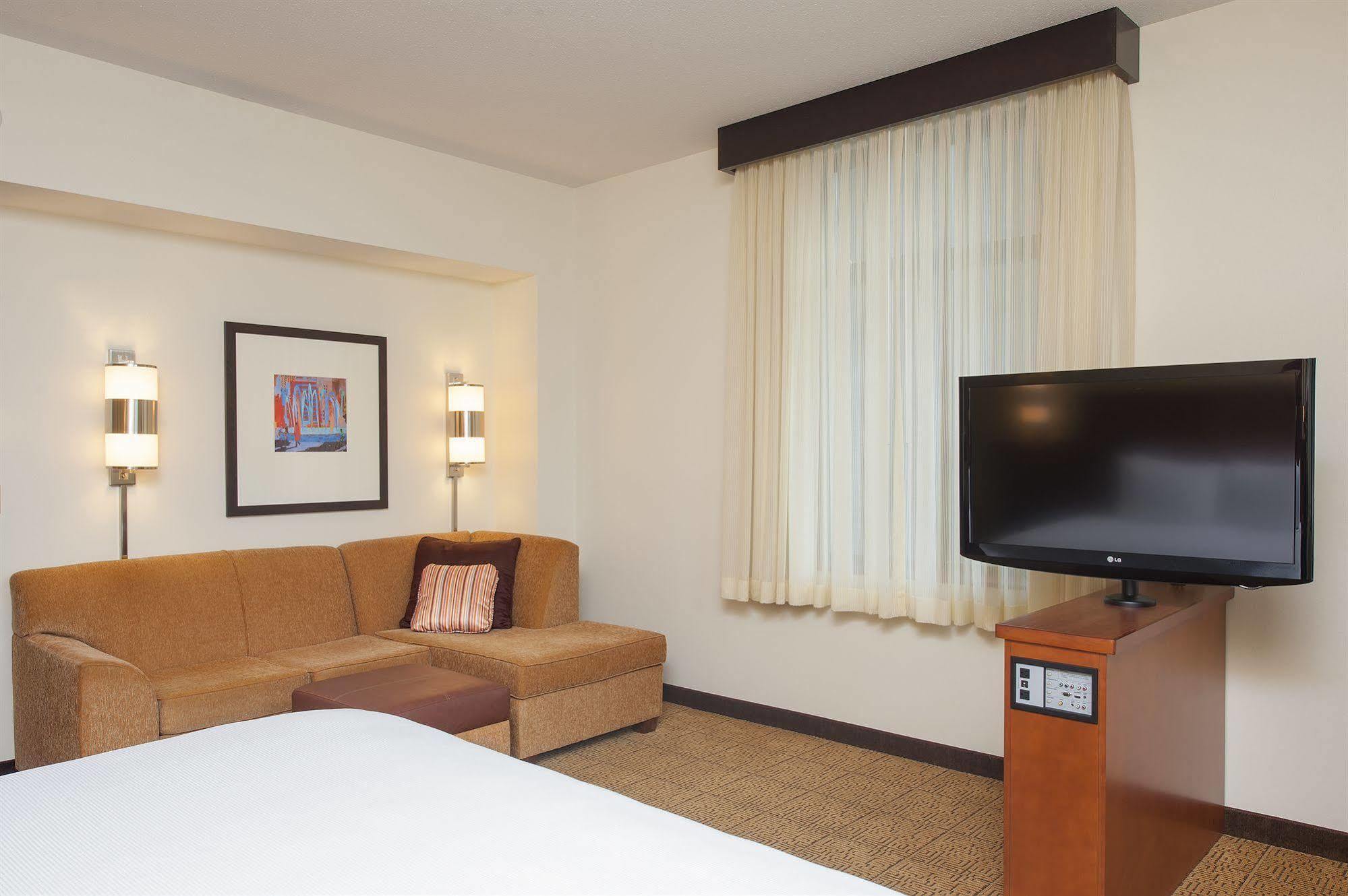 Hyatt Place Des Moines Downtown Bagian luar foto